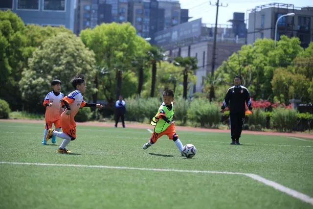 热身赛-劳塔罗传射西蒙尼破门 梅西未登场阿根廷2-0胜